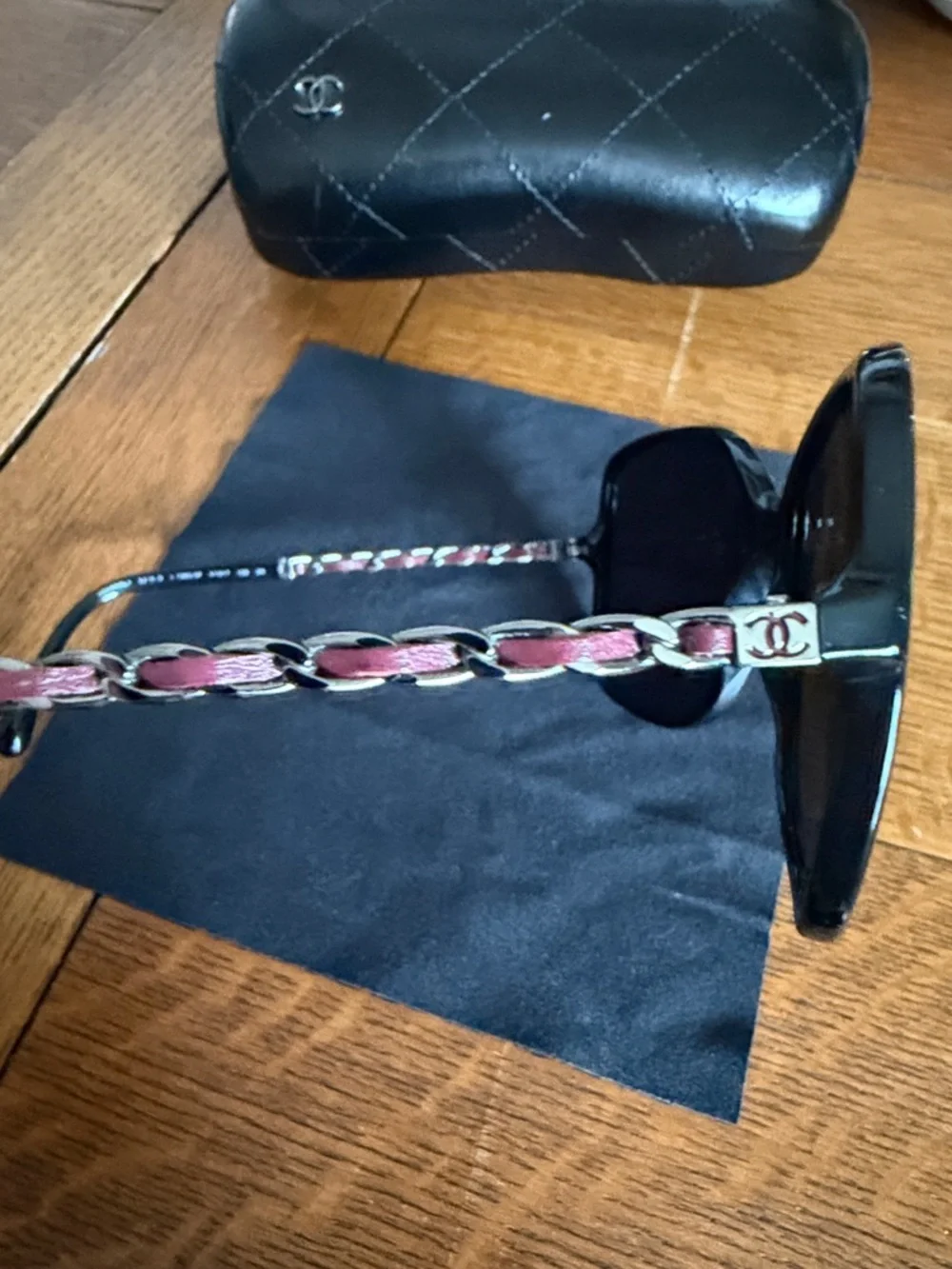 CHANEL Sunglasses with Case - Picture 9 of 16